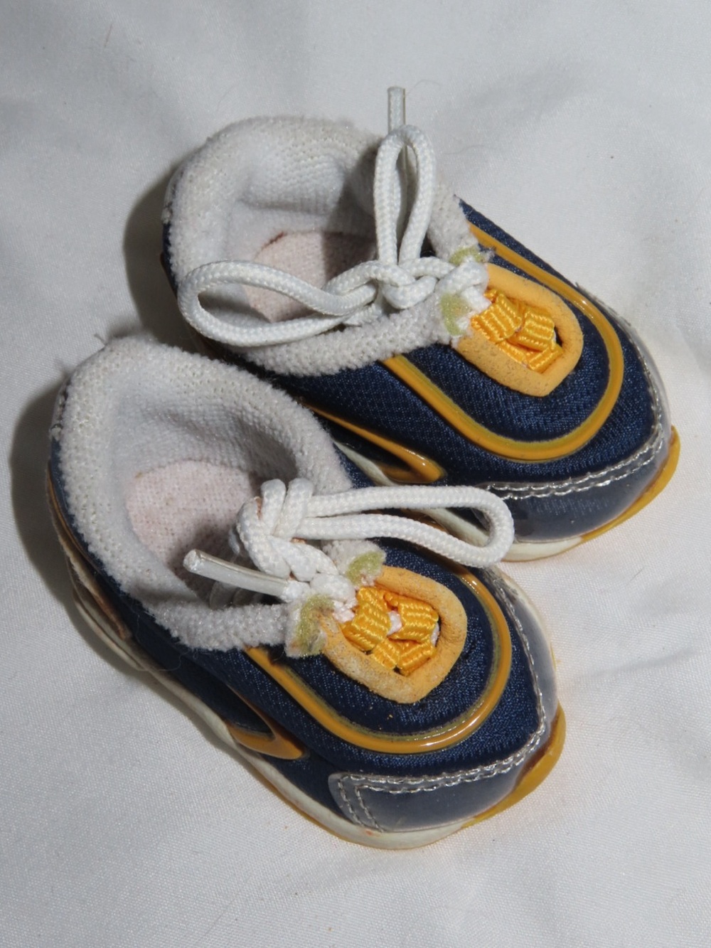 2003 American Girl Cheer Sneakers